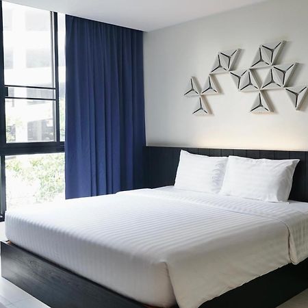 130 Hotel & Residence Bangkok Exterior photo